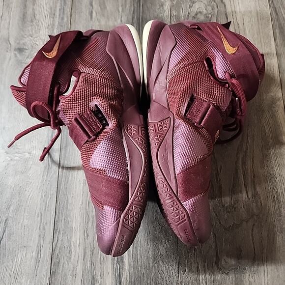 Nike Lebron 9 Soldier Basketball Shoes Men's Size 15 Maroon - 749490-670 - Picture 7 of 9